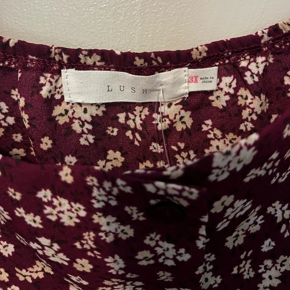 Lush Floral Puff Sleeve Blouse - Picture 3 of 7